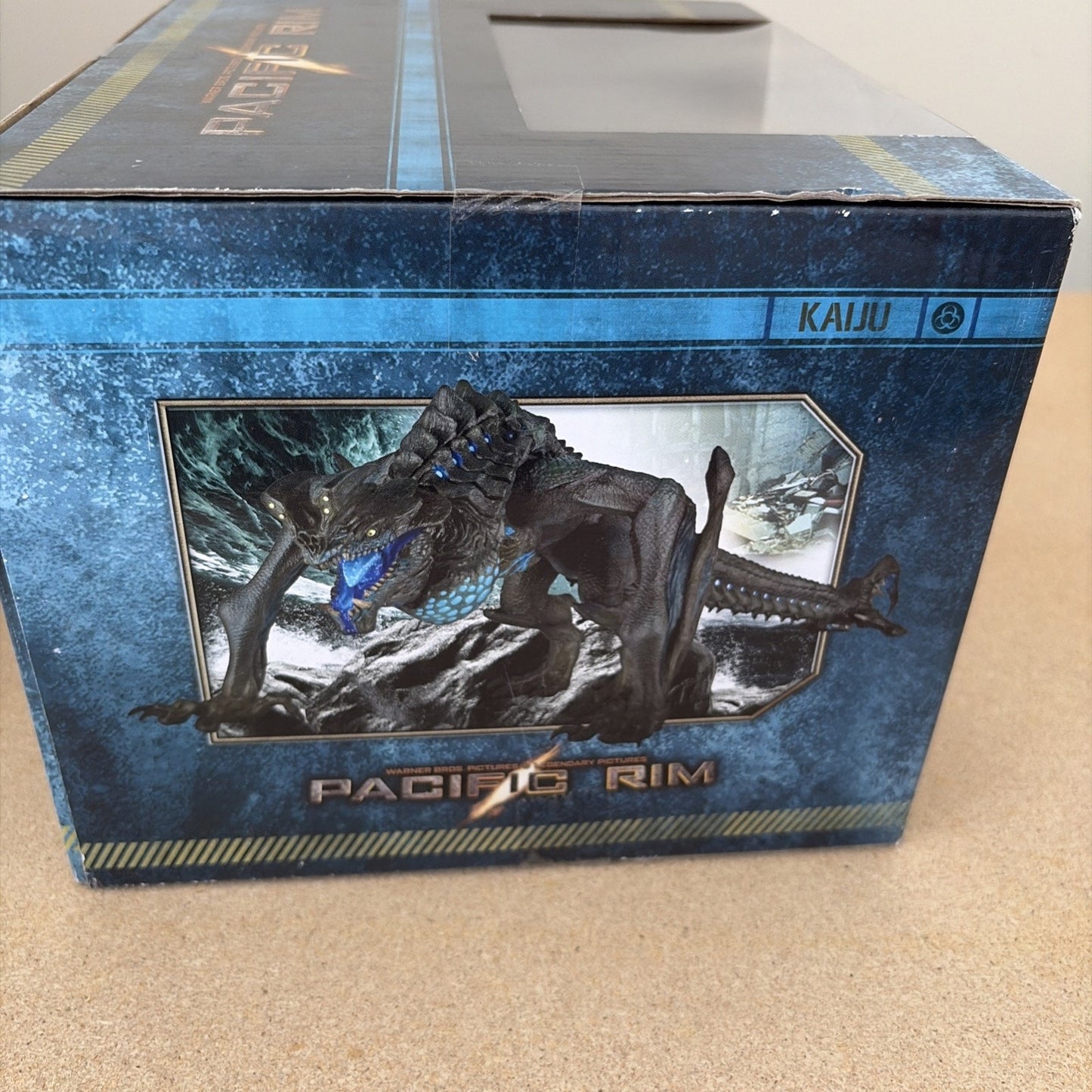 NECA 31987 7 inch Pacific Rim Ultra Deluxe Kaiju Otachi Action Figure NEW