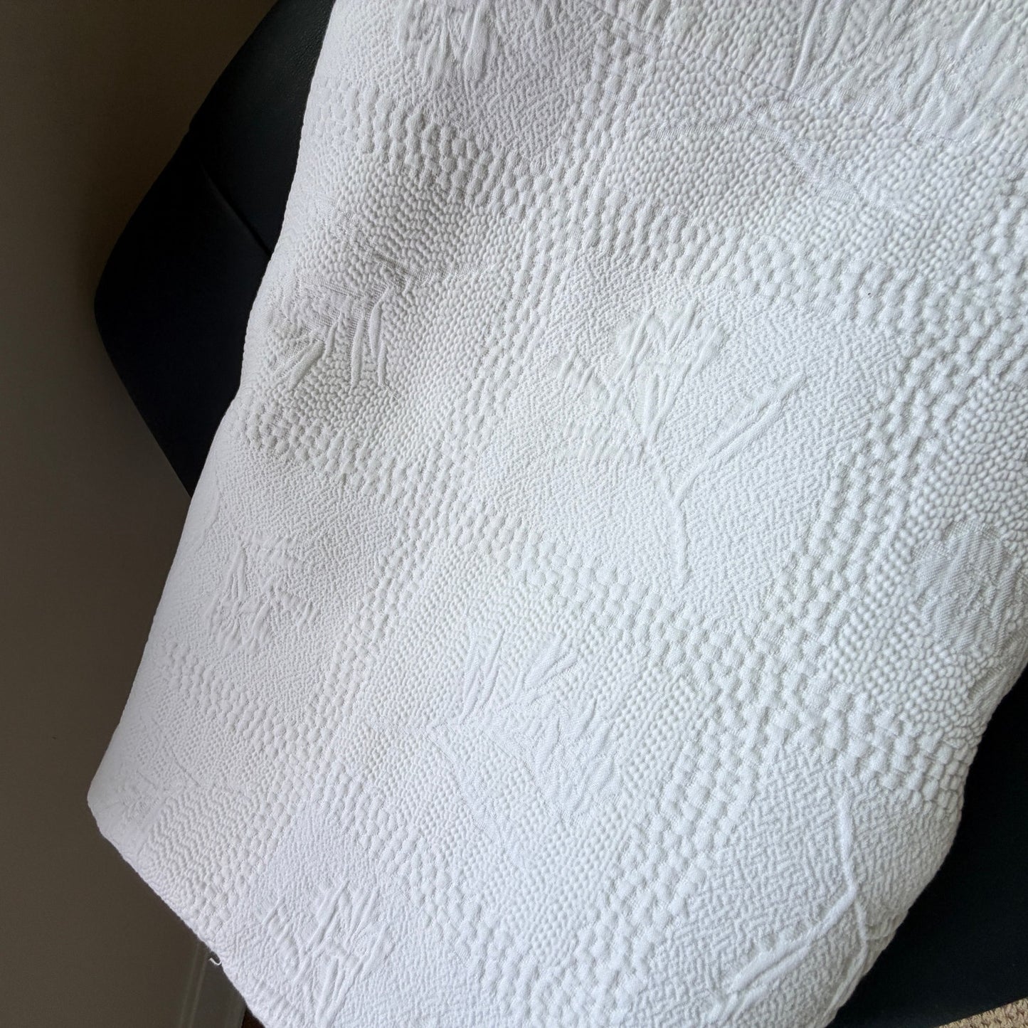 Yves Delorme Vintage White Floral Textured Coverlet Cottage 78" x 90" Paris