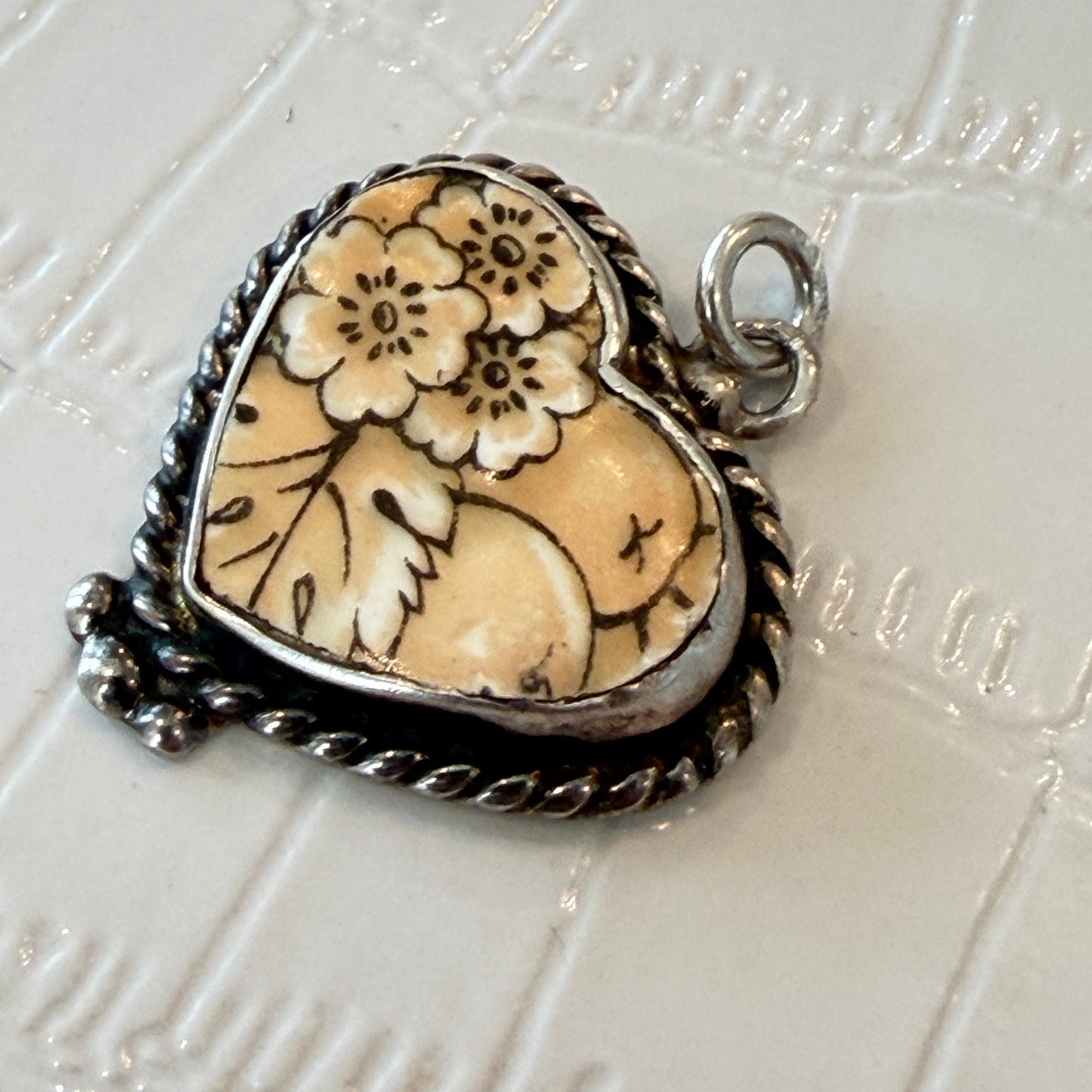 Jacqueline Smiley JSVR 950 Fine Silver Heart Pendant Peach Floral Inlay