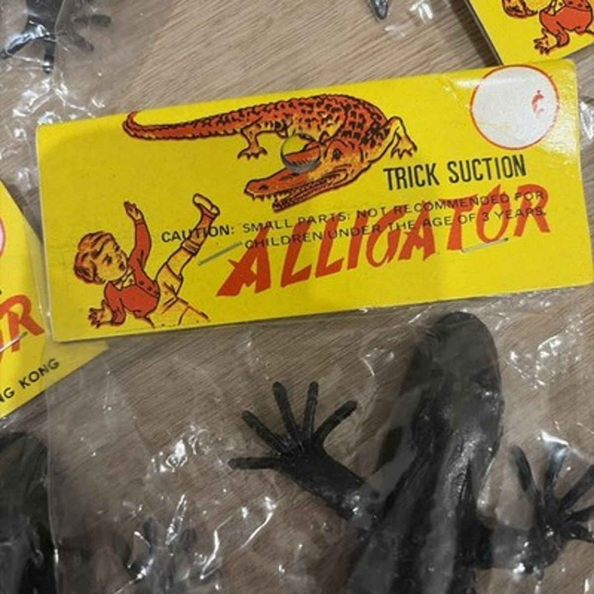 LOT 21 Vintage Dime Store Toy Suction Cup Alligators New Old Stock Sealed