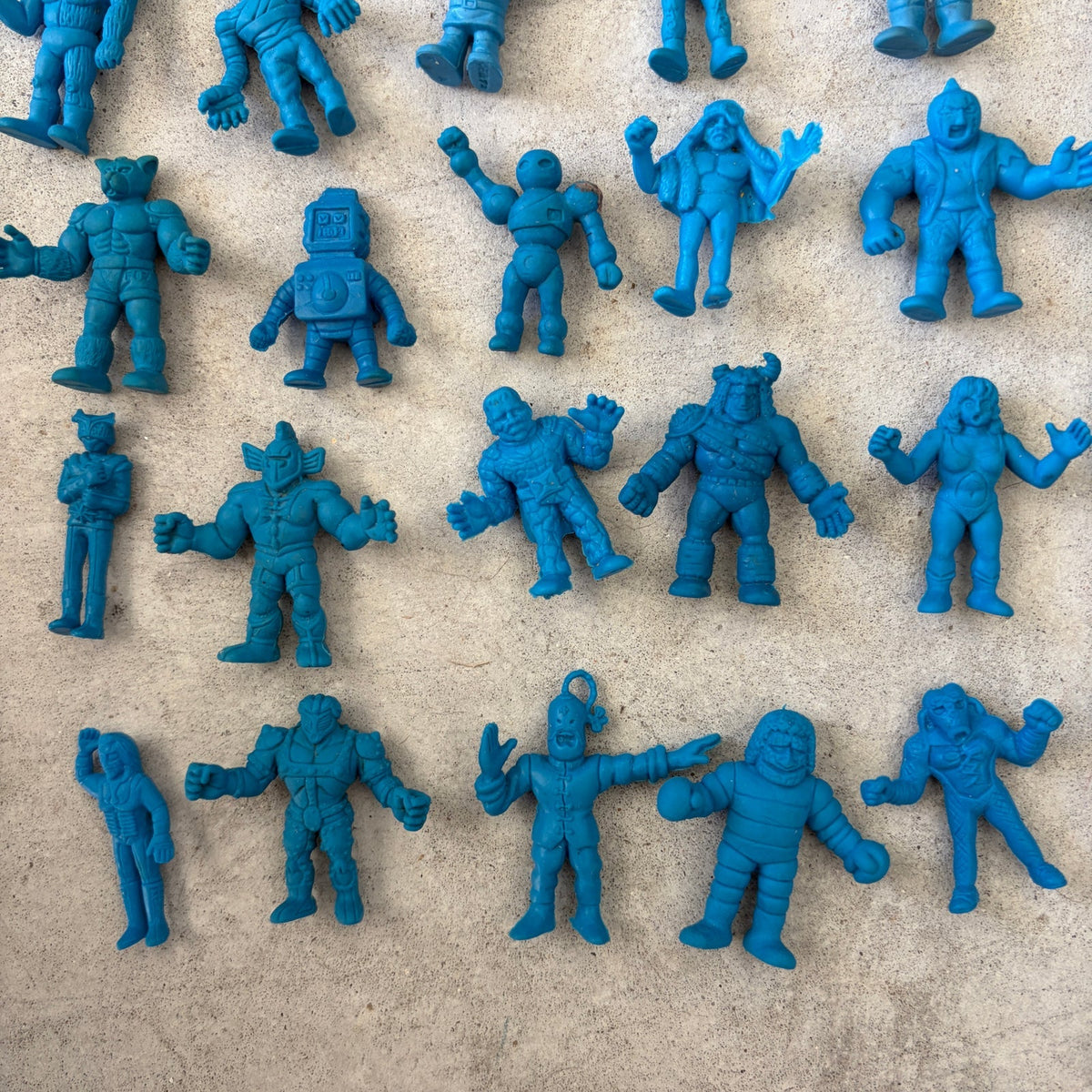 LOT 66 M.U.S.C.L.E Musclemen Kinnikuman Brocken Jr Blue Mini Kinkeshi 1980s