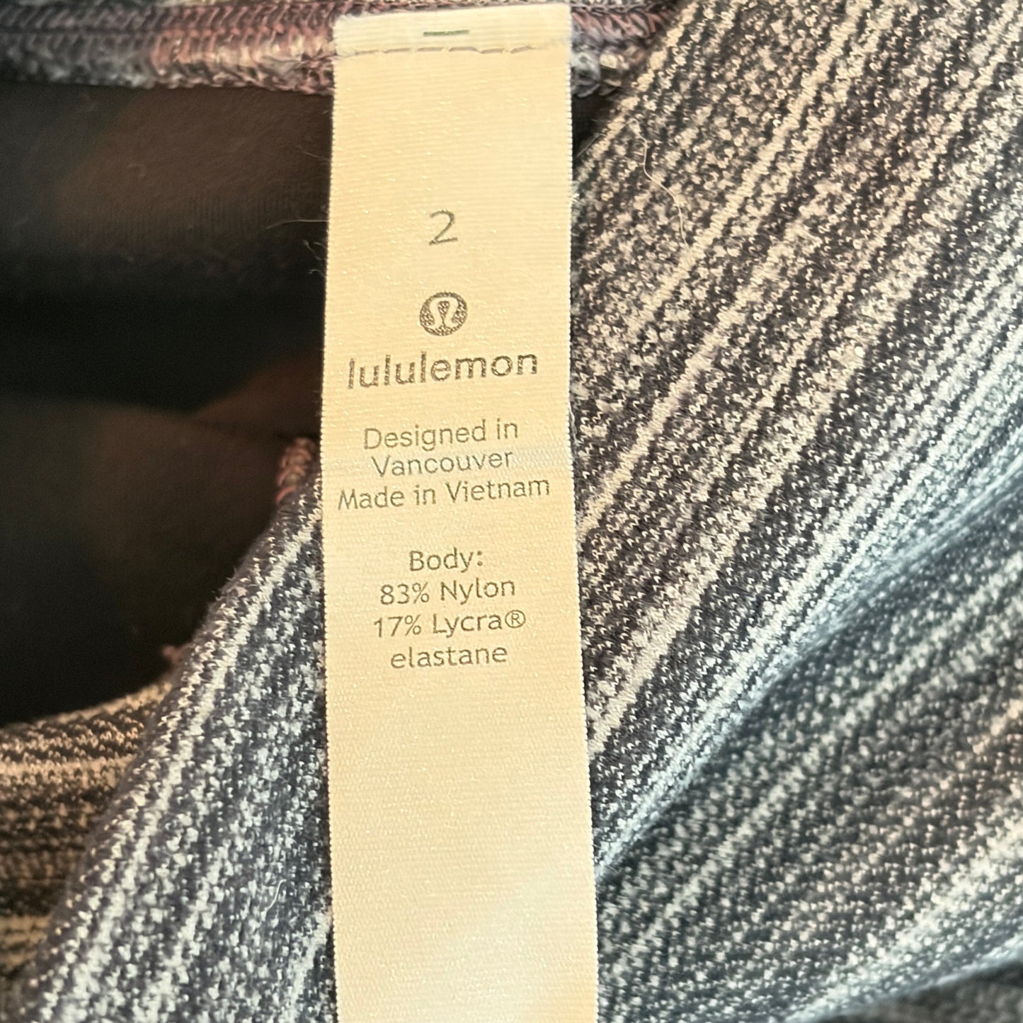 Lululemon Black Gray White Stripe High Rise 25" Legging Womens Size 2