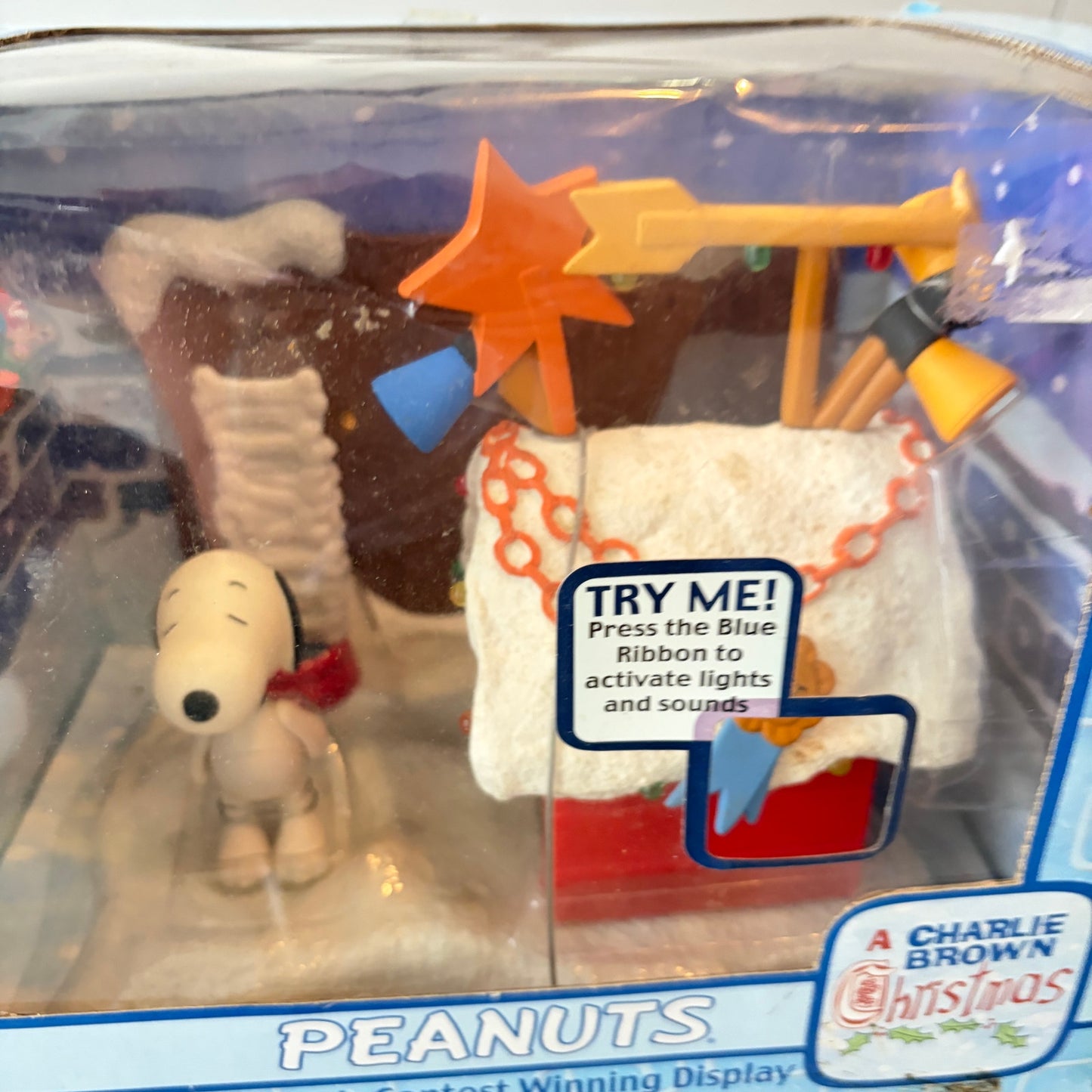 Peanuts Snoopy's Contest Winning Display Playset A Charlie Brown Christmas NEW