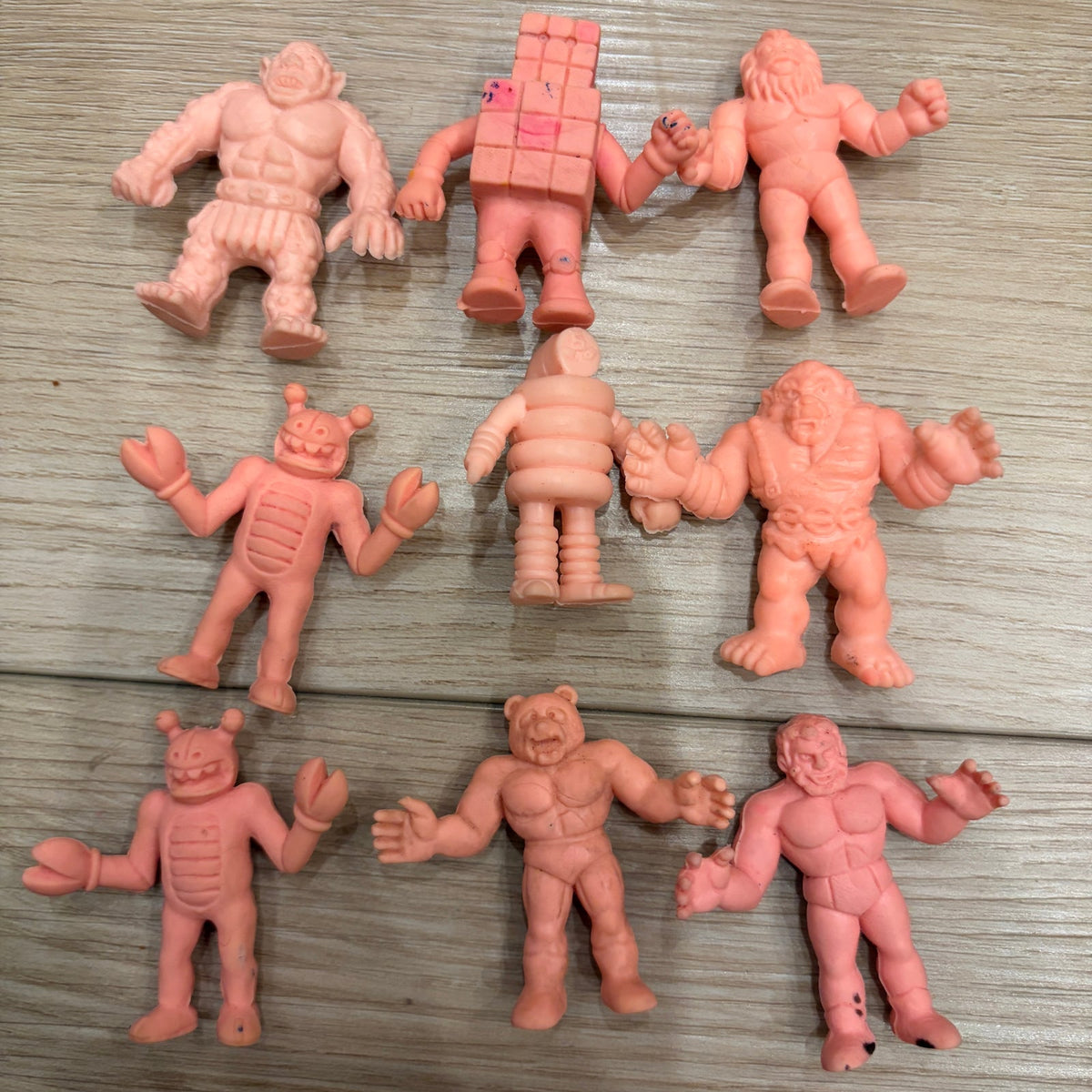 LOT 77 M.U.S.C.L.E Musclemen Kinnikuman Brocken Jr Peach Mini Kinkeshi 1980s