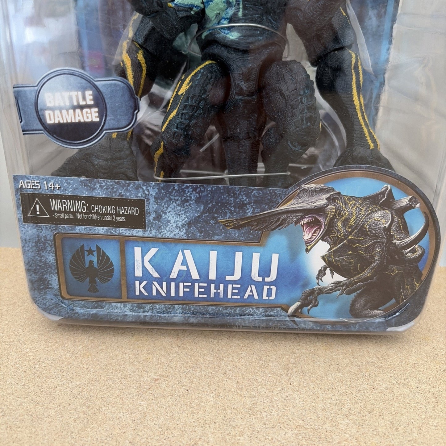 NECA Pacific Rim Knifehead 2014 Kaiju Action Figure Toys R Us Exclusive New