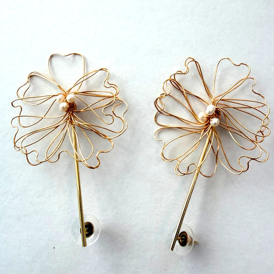 Anthropologie Gold Wire Flower Drop Earrings Pearl Centers