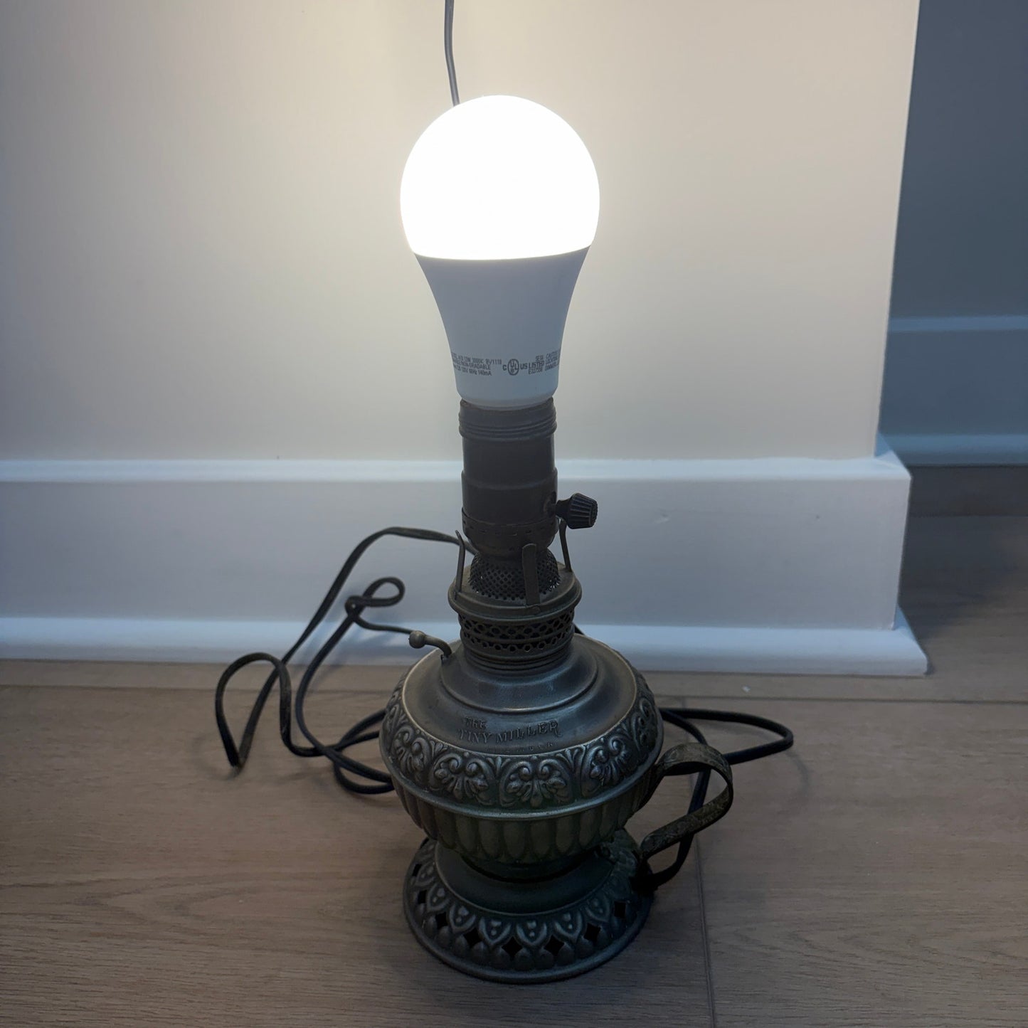 Miller "The Little Miller" Electrified Kerosene Lamp Made in USA Tested / Works