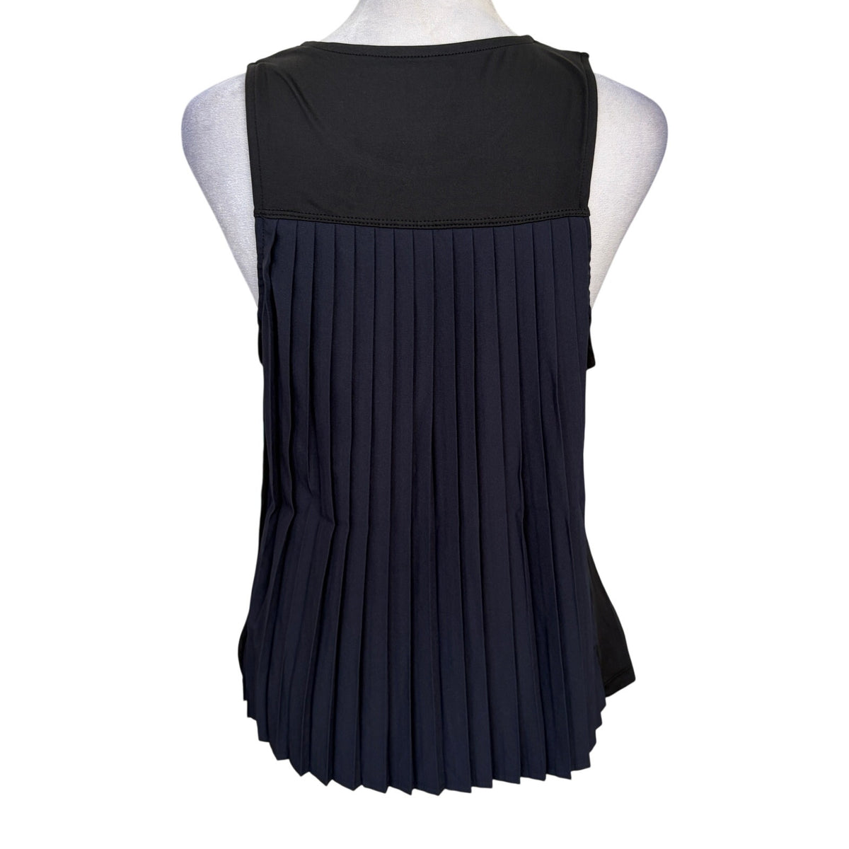 Carbon38 Black & Blue Sleeveless Tank Top Blouse Pleated Back Size Small NEW