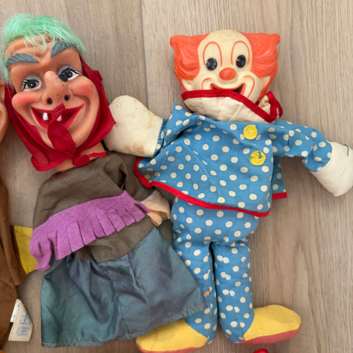Vintage Hand Puppets Goofy, Dutch Boy, Bozo, Yogi Bear and MORE LOT 11