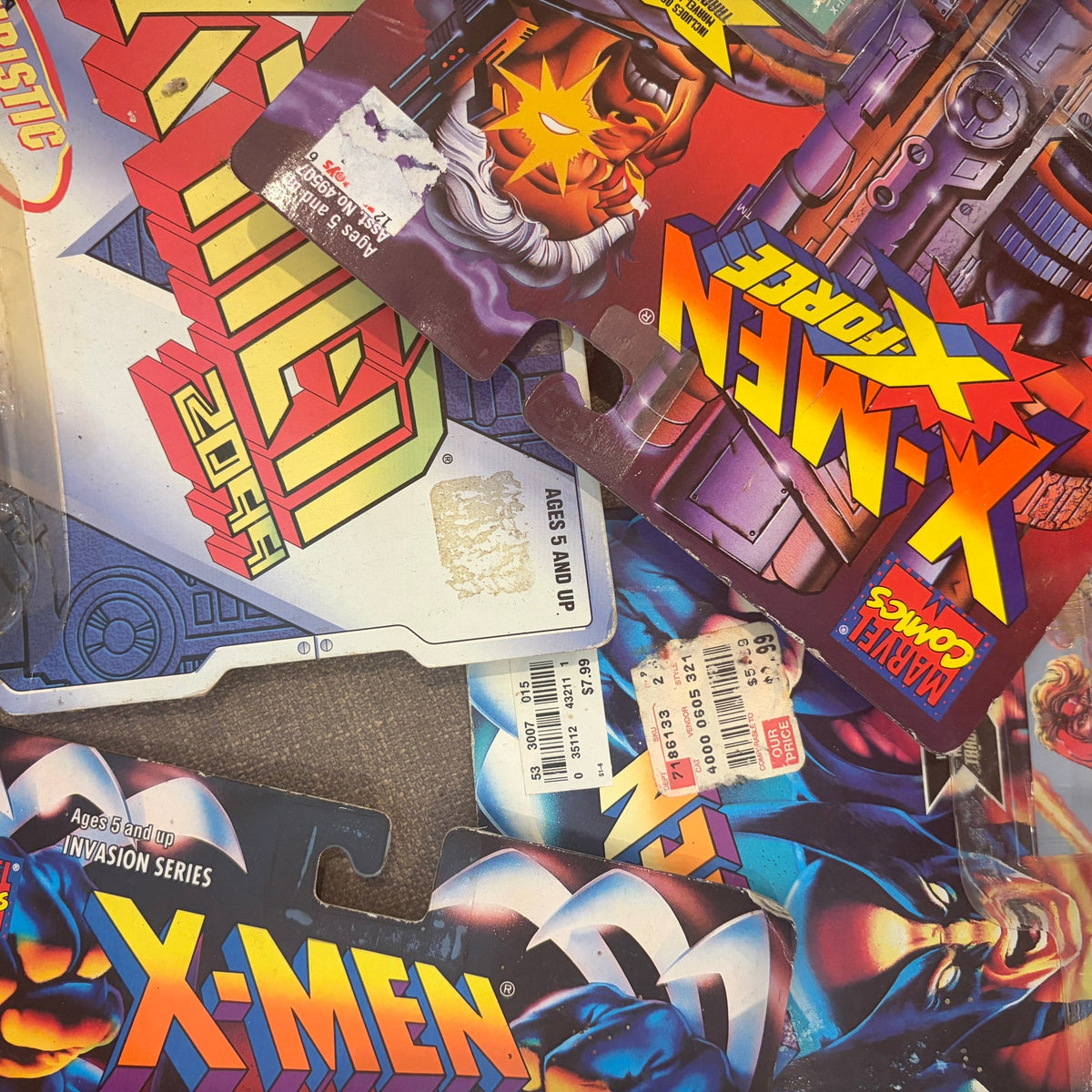 LOT 4 Marvel Comics X-Men Action Figures X-Force, Futuristic, Invasion Series