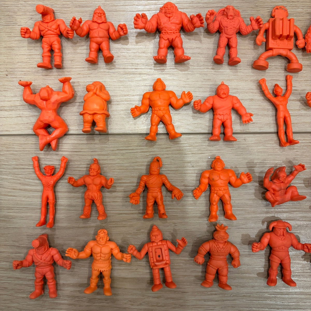 LOT 105 M.U.S.C.L.E Musclemen Kinnikuman Brocken Jr Orange Mini Kinkeshi 1980s