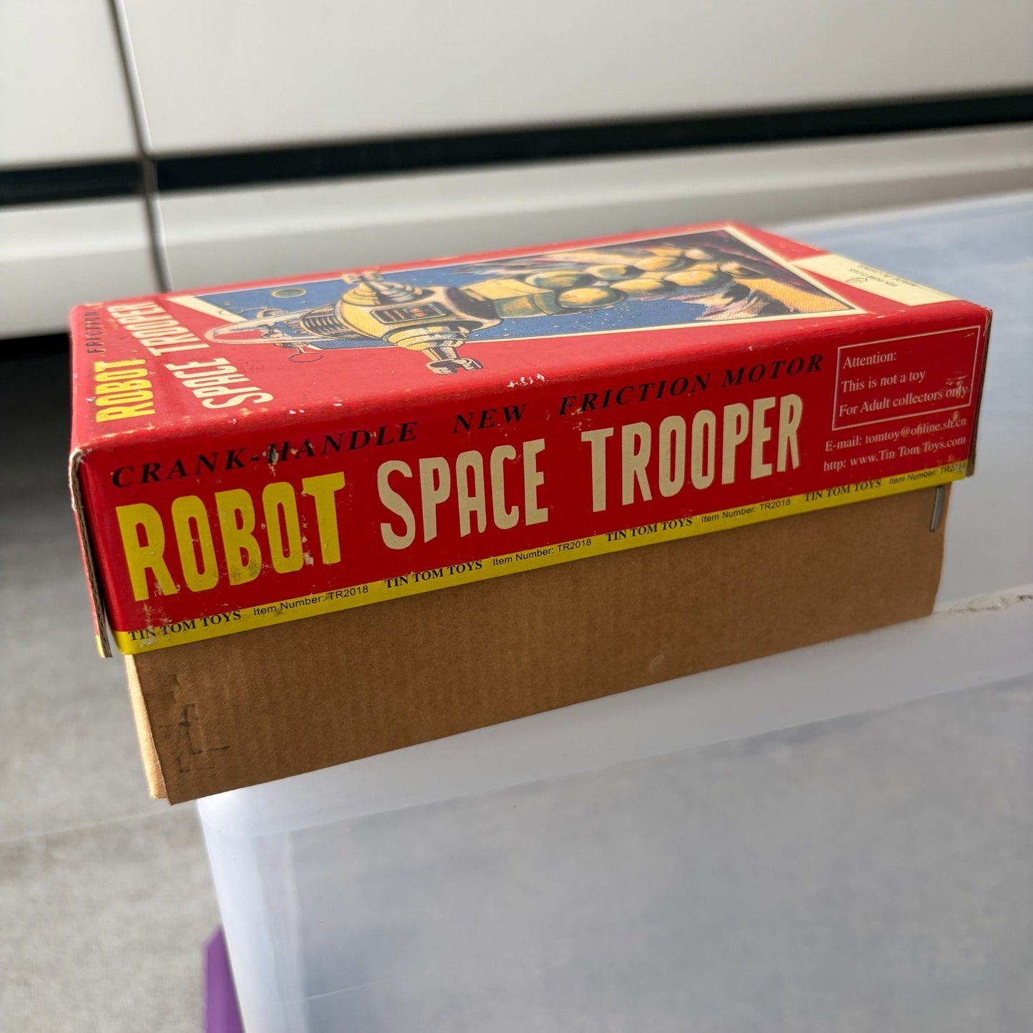 TR2018 Black Robot Space Trooper Friction Crank Tin Robot 7" Tall