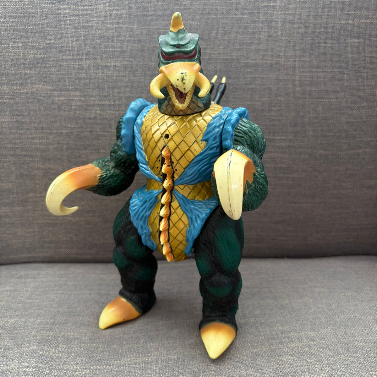 1995 Trendmasters Godzilla Wars Gigan 10" Light & Sound Works Figure