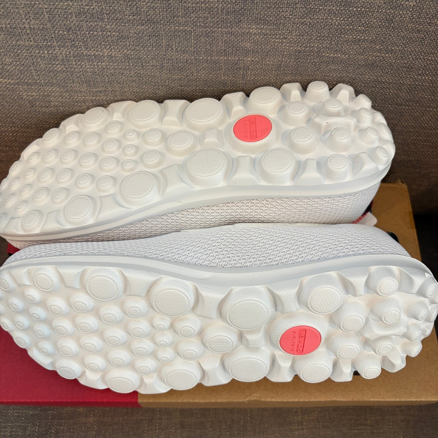 Skechers White Go Walk Travel Slip-In Sneakers Womens Size 8 NEW