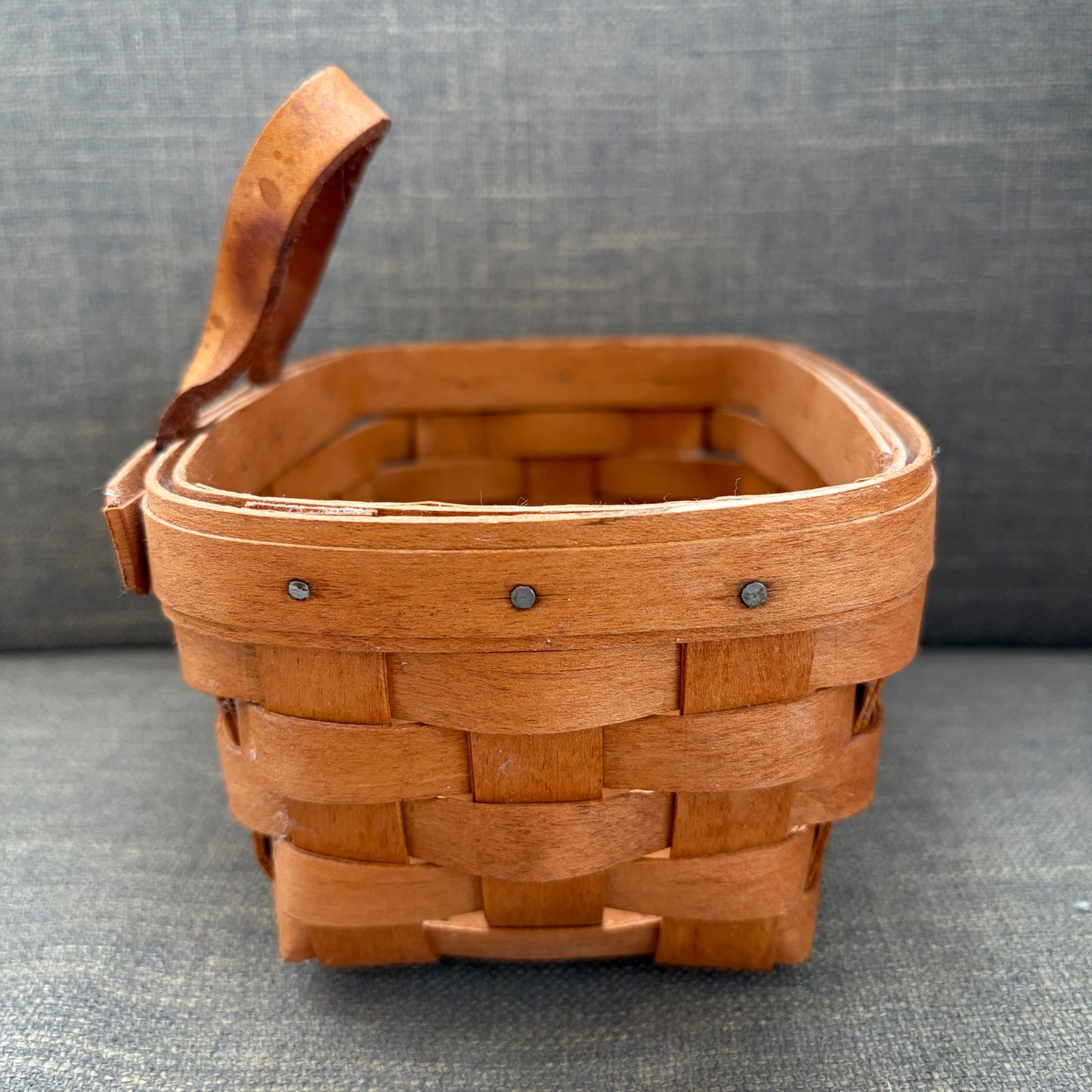 Longaberger Vintage 1990 Small Hanging Key Basket Chore Basket 5" x 7"