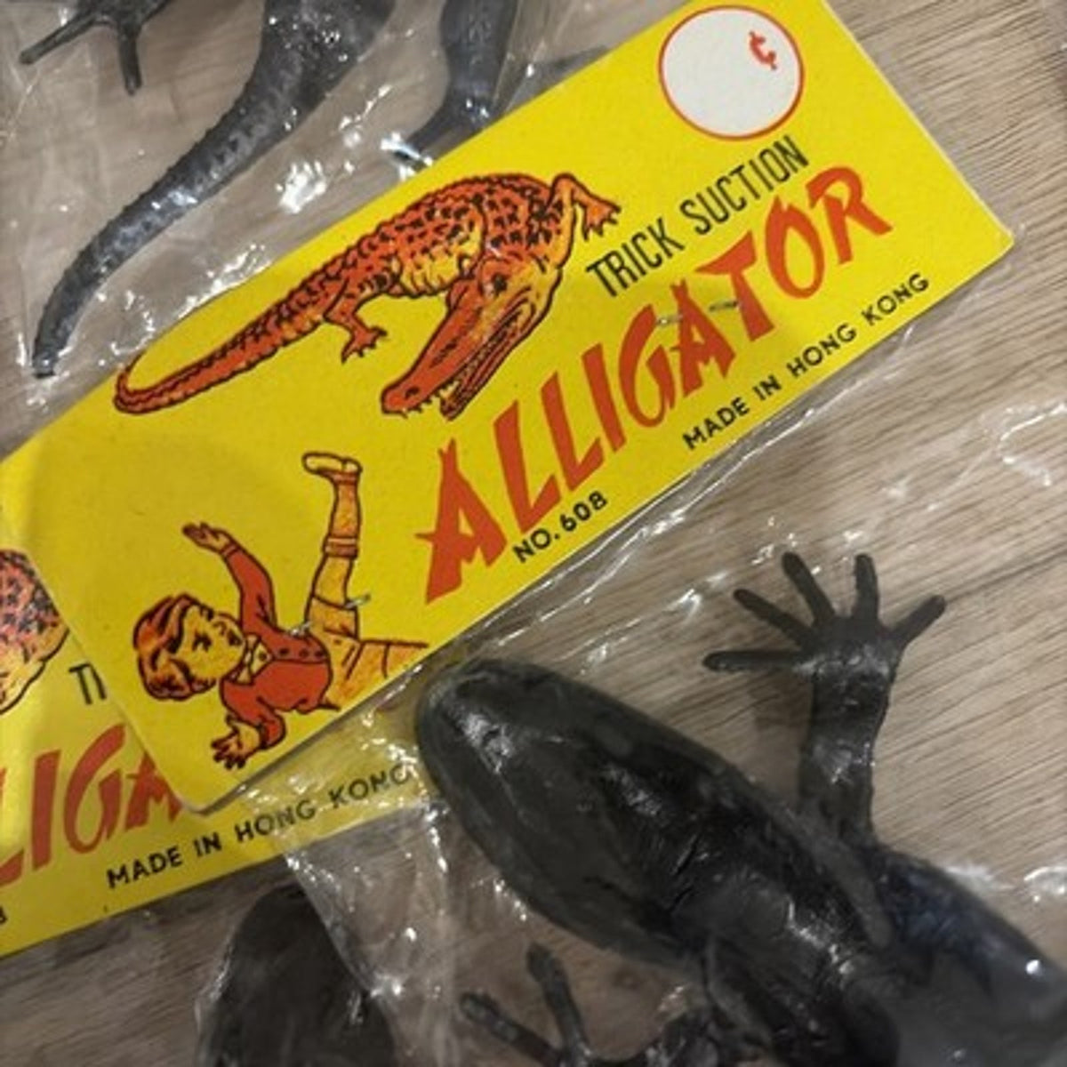 LOT 21 Vintage Dime Store Toy Suction Cup Alligators New Old Stock Sealed