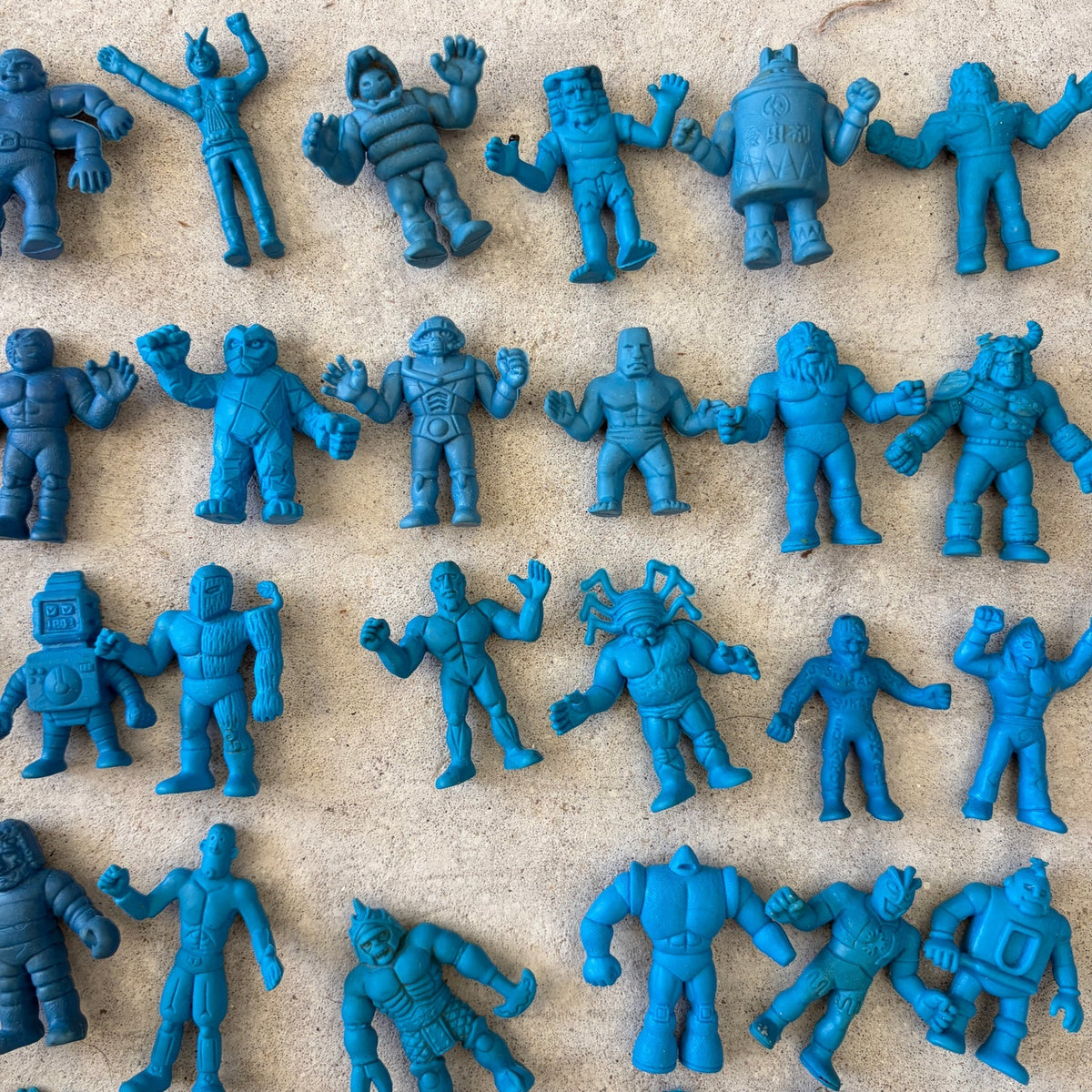 LOT 66 M.U.S.C.L.E Musclemen Kinnikuman Brocken Jr Blue Mini Kinkeshi 1980s