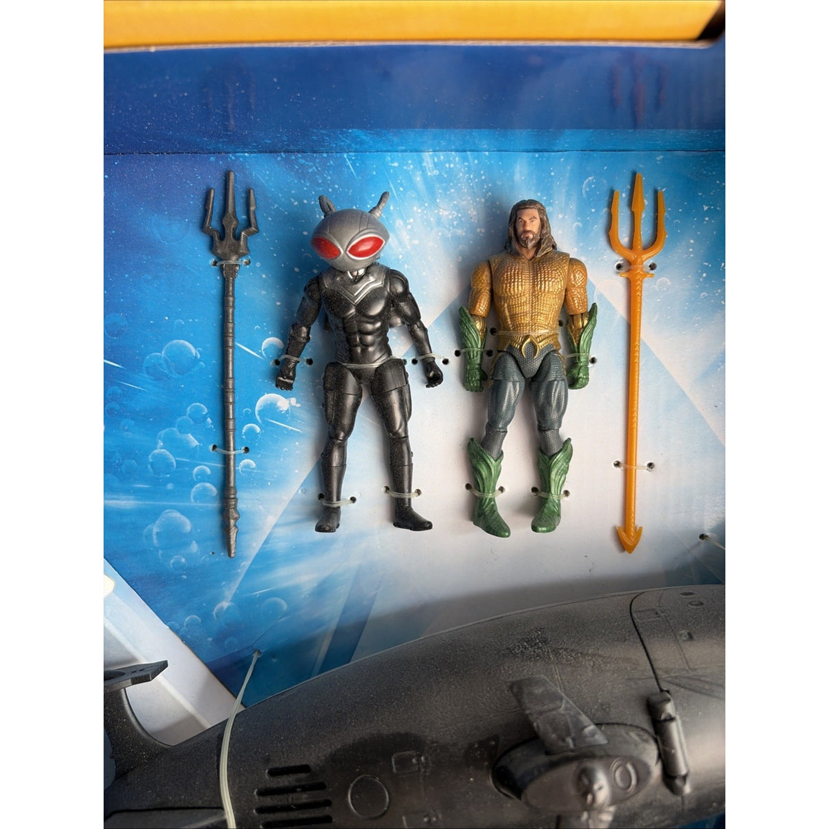 Aquaman vs Black Manta Battle Set - 4" Figures, Manta Sub with Lights & Sounds