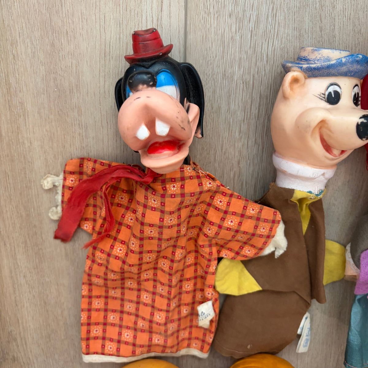 Vintage Hand Puppets Goofy, Dutch Boy, Bozo, Yogi Bear and MORE LOT 11