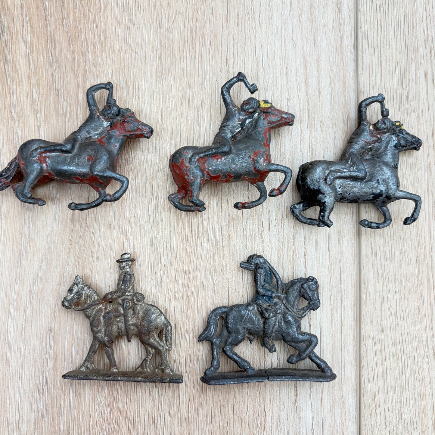 Lot of 30 Vintage Cast Iron Toy Soldiers, Army Men, Calvary Horse Drawn Cannons