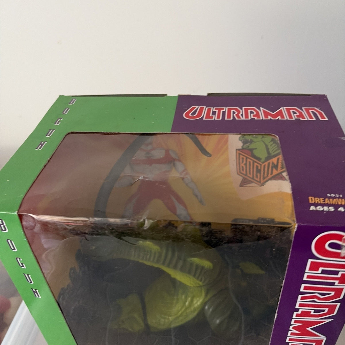 Ultraman Alien Intruder Bogun Action Figure NIB Dreamworks 1991 - Damaged Box