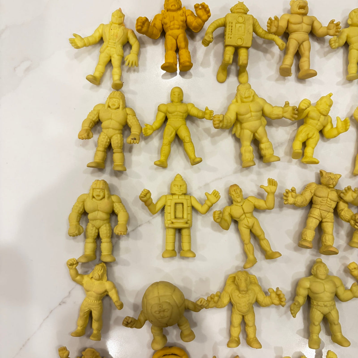 LOT 56 M.U.S.C.L.E Musclemen Kinnikuman Brocken Jr Yellow Mini Kinkeshi 1980s