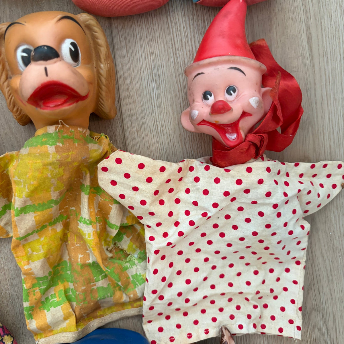 Vintage Hand Puppets Goofy, Dutch Boy, Bozo, Yogi Bear and MORE LOT 11