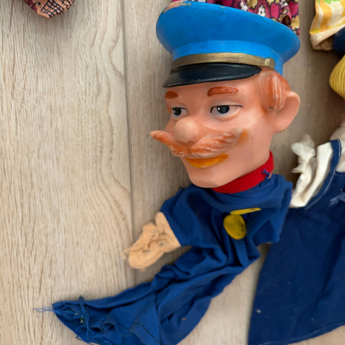 Vintage Hand Puppets Goofy, Dutch Boy, Bozo, Yogi Bear and MORE LOT 11