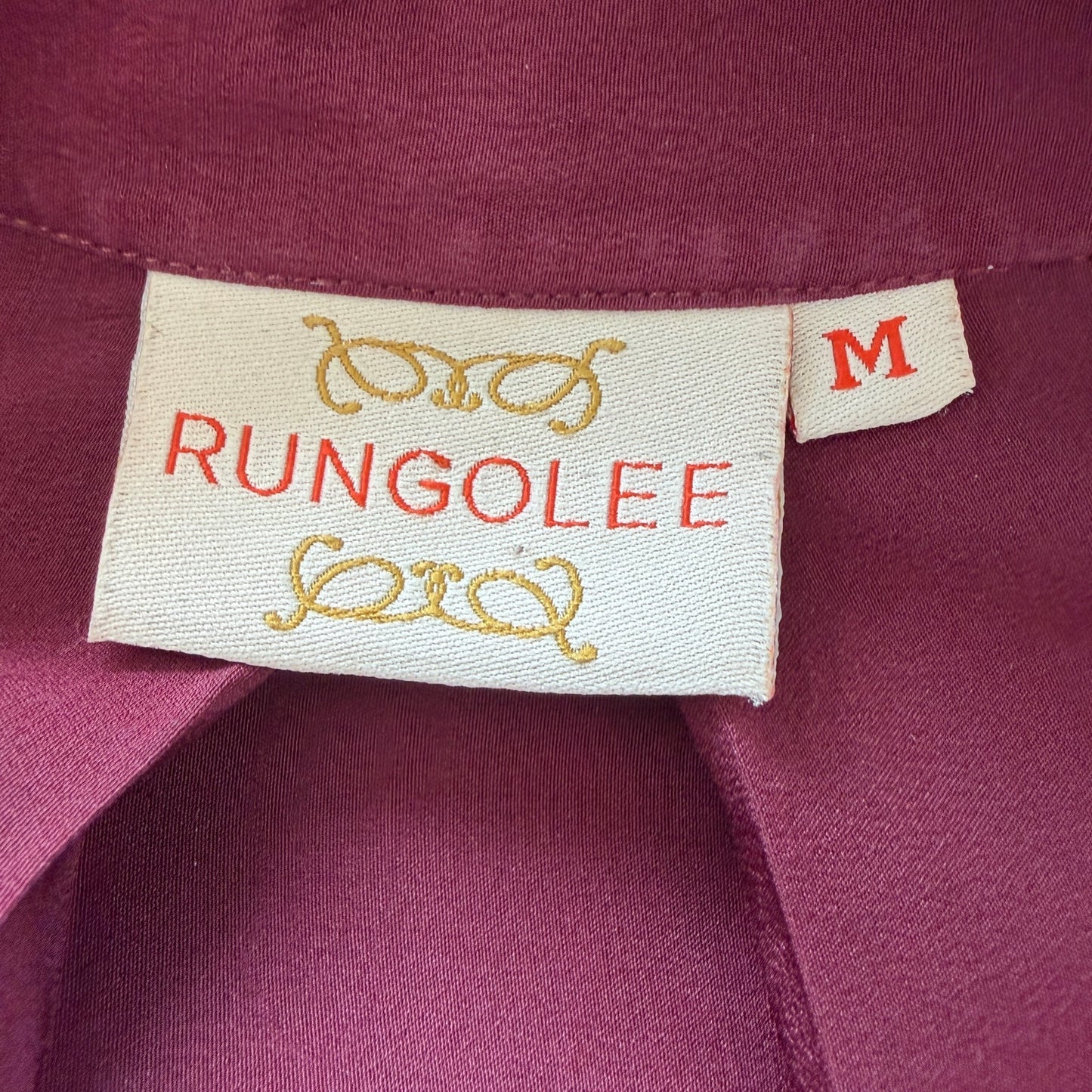 Rungolee Burgundy Pleat Front Short Sleeve Blouse V-Neck Womens Size Medium