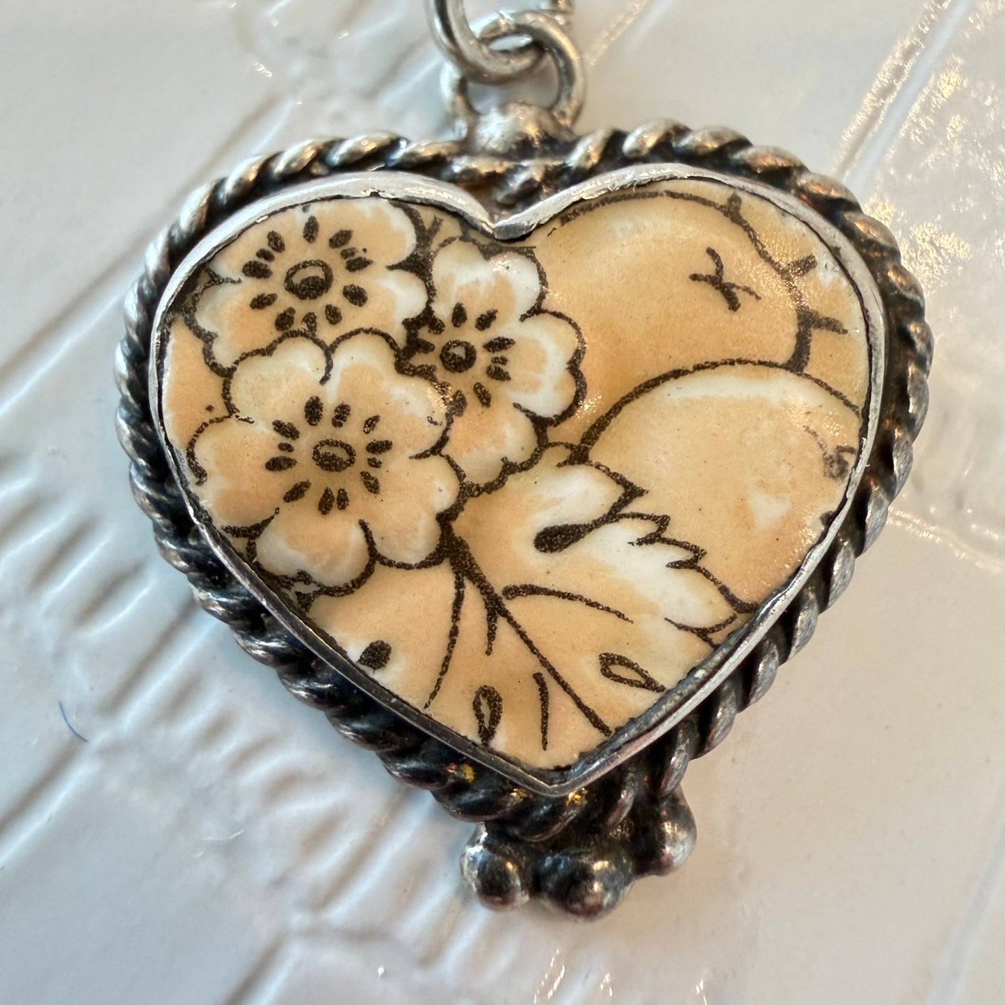 Jacqueline Smiley JSVR 950 Fine Silver Heart Pendant Peach Floral Inlay
