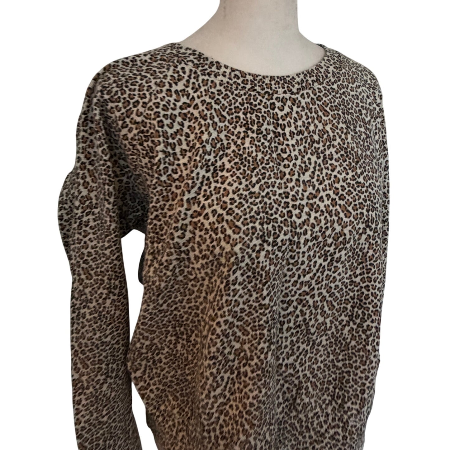 T.LA Cheeta Print Pullover Top Sweatshirt Banded Waist Womens Size Large Petite