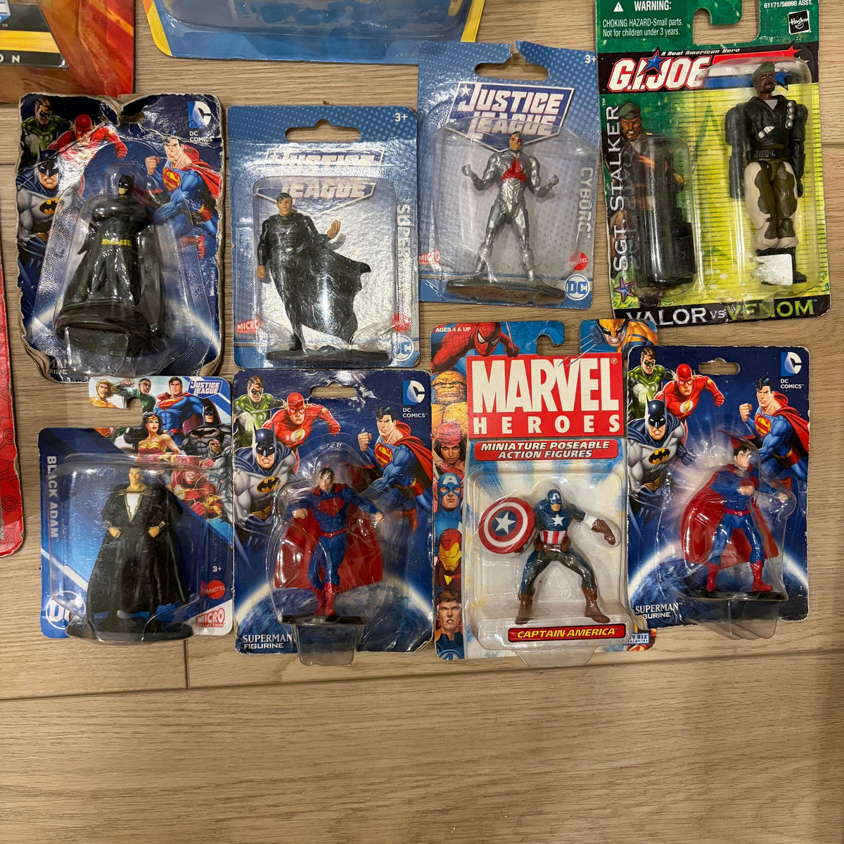 LOT 29 Action Figures Toys Marvel, Justice League, Pokemon, and MORE!