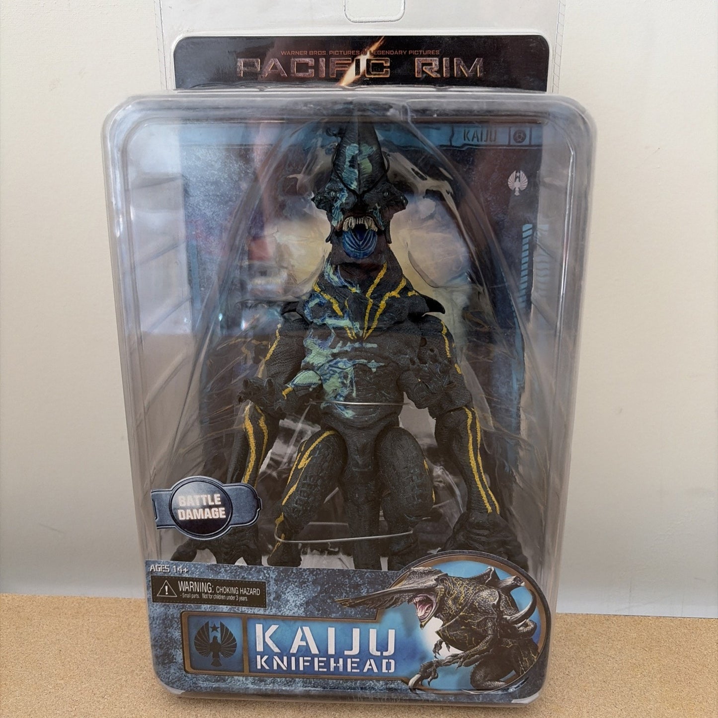 NECA Pacific Rim Knifehead 2014 Kaiju Action Figure Toys R Us Exclusive New