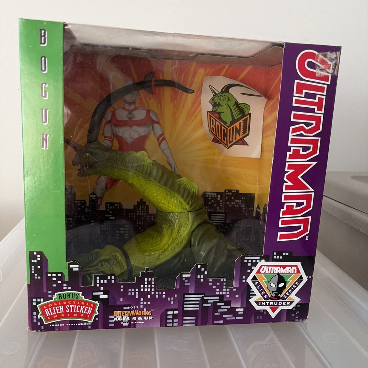 Ultraman Alien Intruder Bogun Action Figure NIB Dreamworks 1991 - Damaged Box