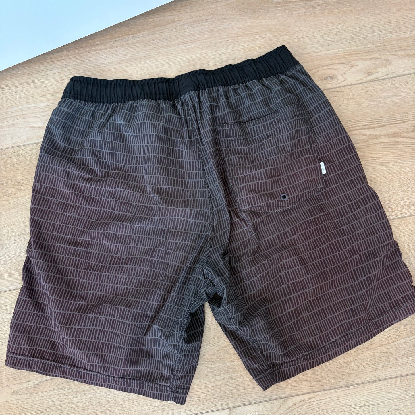 Vuori Black and Gray Drawstring Athletic Shorts Men's Size Medium