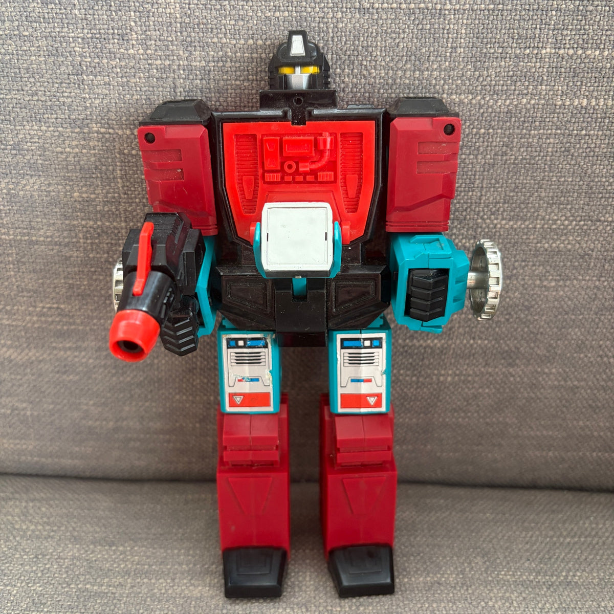 Vintage 1984 Hasbro Takara Co. Transformers G1 Perceptor