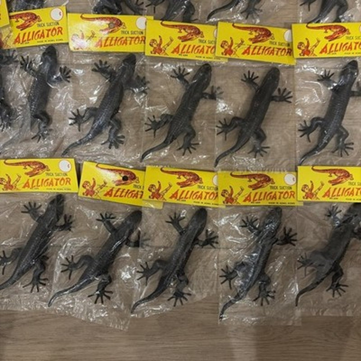 LOT 21 Vintage Dime Store Toy Suction Cup Alligators New Old Stock Sealed