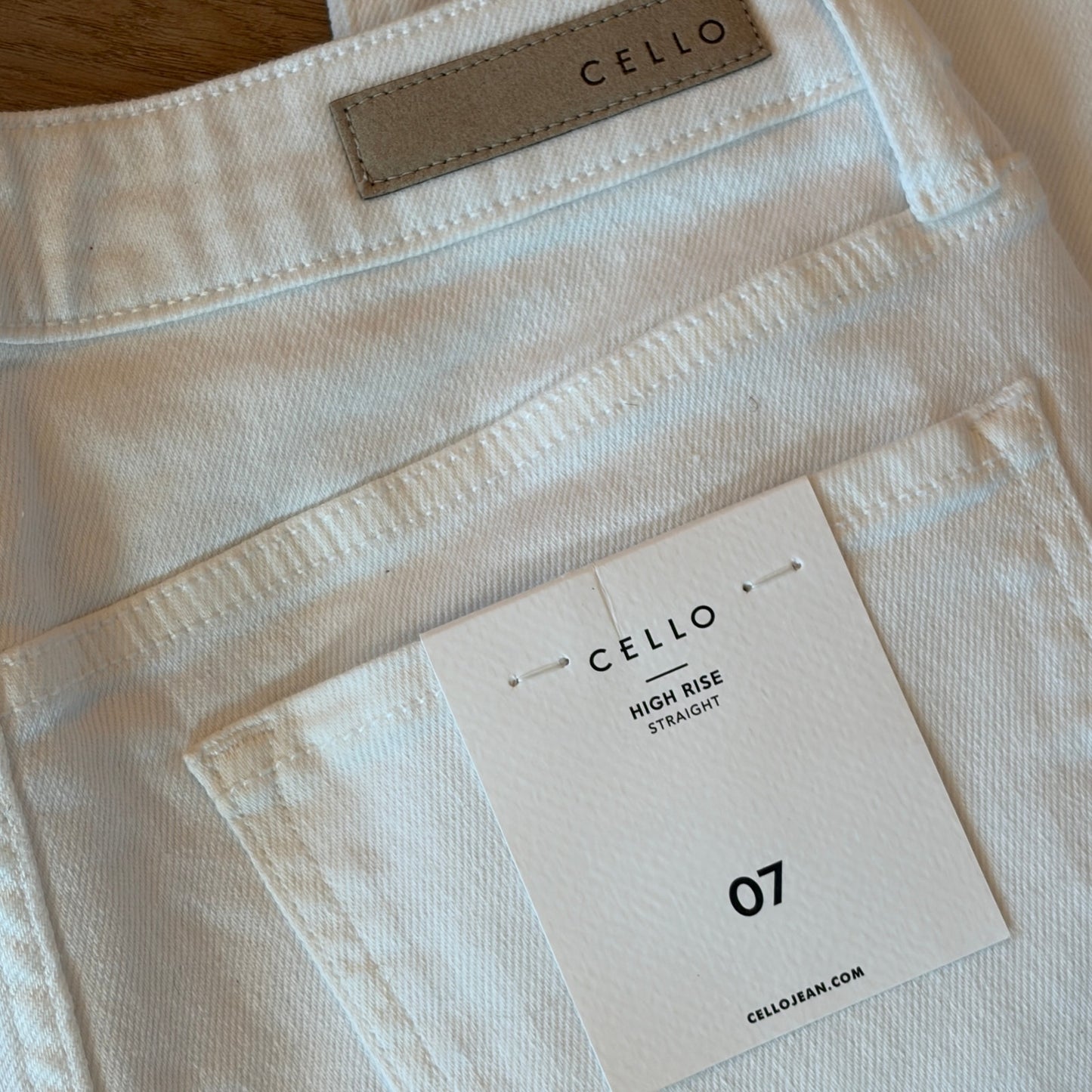 Cello NWT White High Rise Straight Raw Hem Denim Jeans Womens Size 7