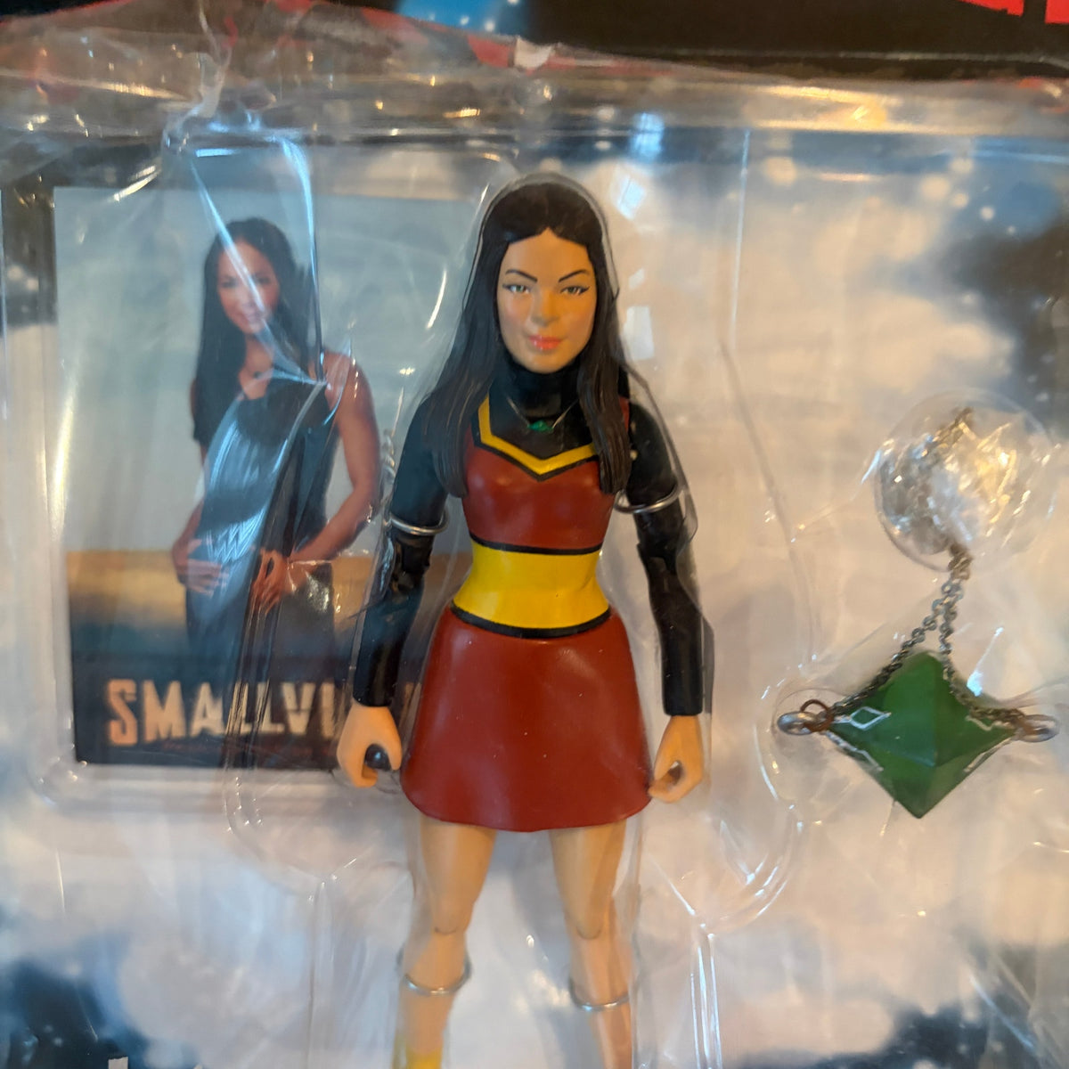 DC Direct Smallville Action Figure Fully Poseable Lana Lang NEW