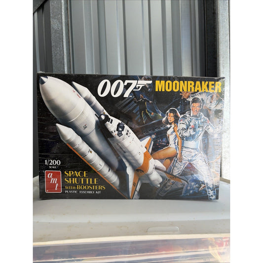 AMT 007 Moonraker 1/200 Scale Model Kit Space Shuttle With Boosters NEW