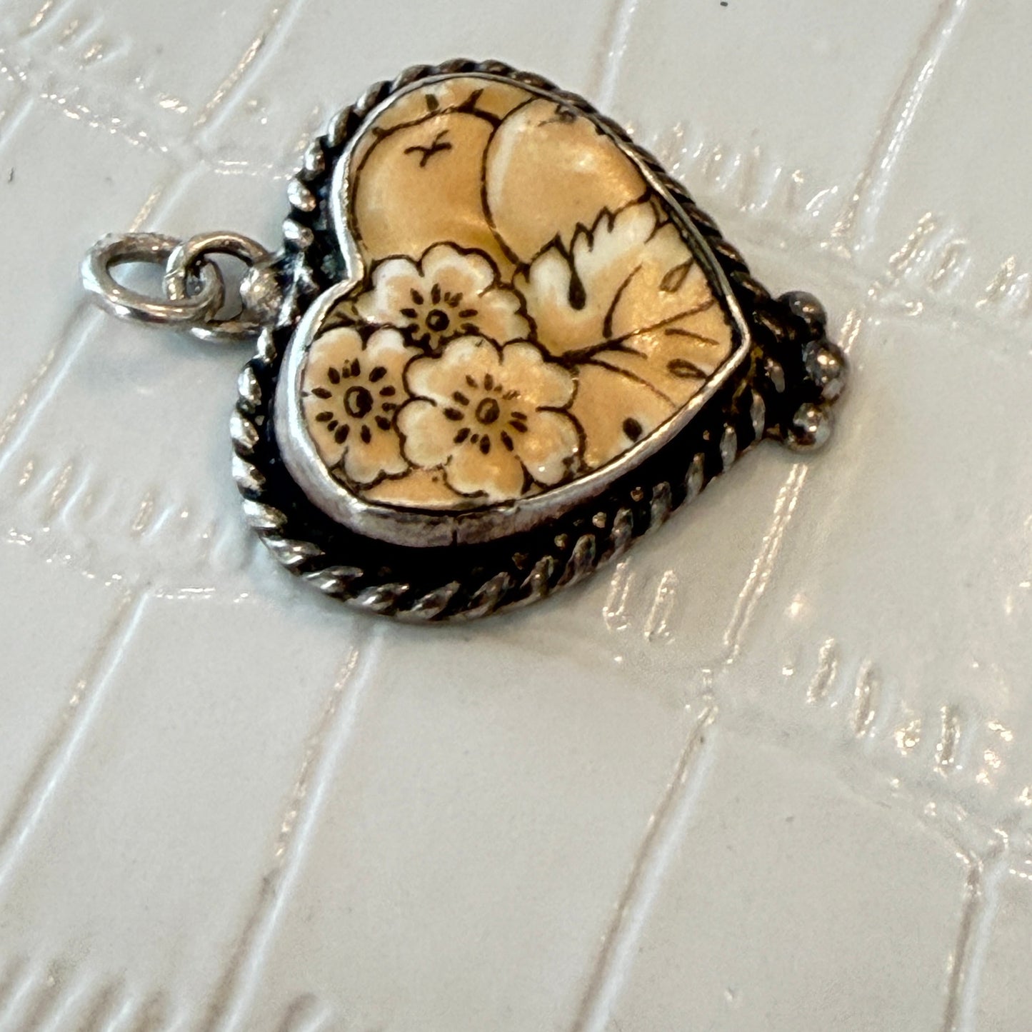 Jacqueline Smiley JSVR 950 Fine Silver Heart Pendant Peach Floral Inlay