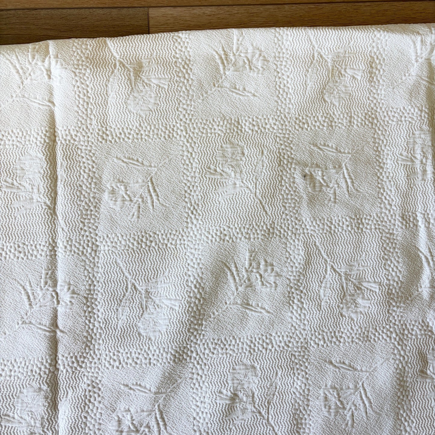 Yves Delorme Vintage White Floral Textured Coverlet Cottage 78" x 90" Paris