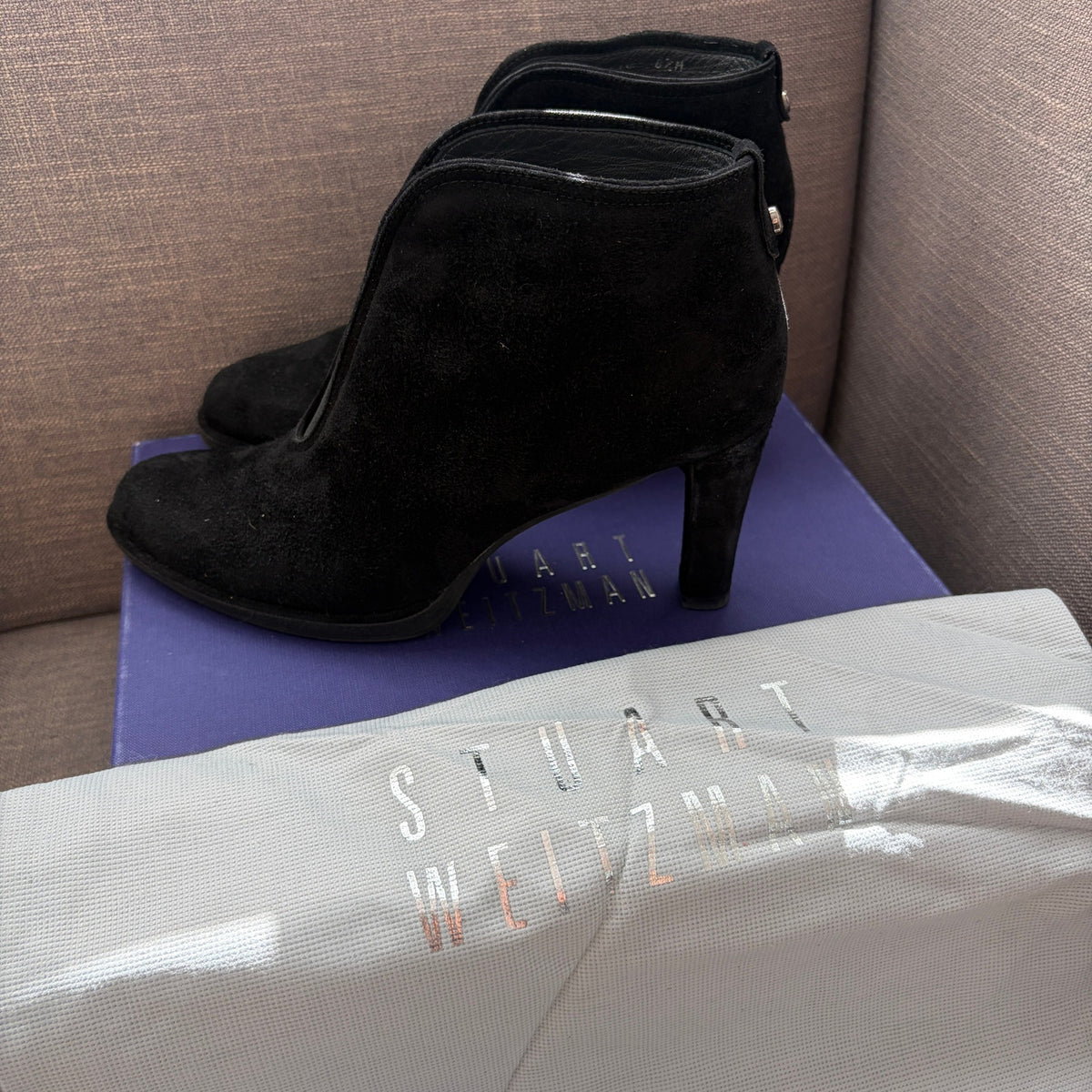 Stuart Weitzman Black Suede Bootie Heeled Slip-On Ankle Boots Womens Size 8.5