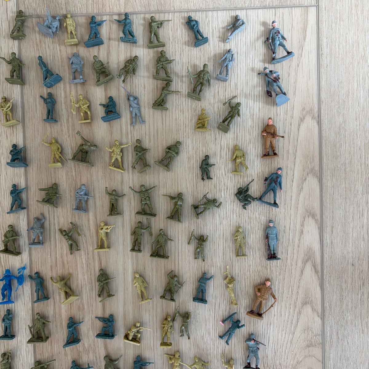 Vintage Louis Marx Tim Mee Plastic Army Men Lot 293 Pieces Military
