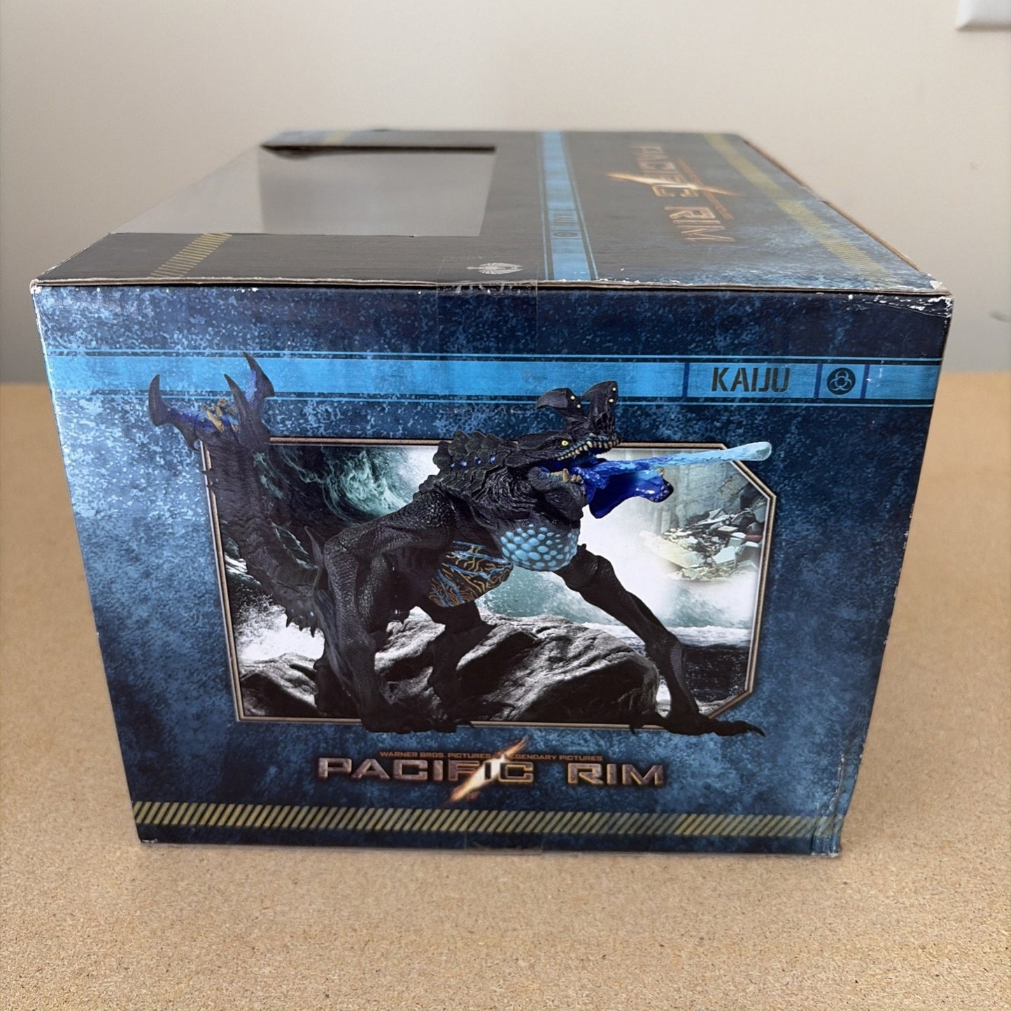 NECA 31987 7 inch Pacific Rim Ultra Deluxe Kaiju Otachi Action Figure NEW