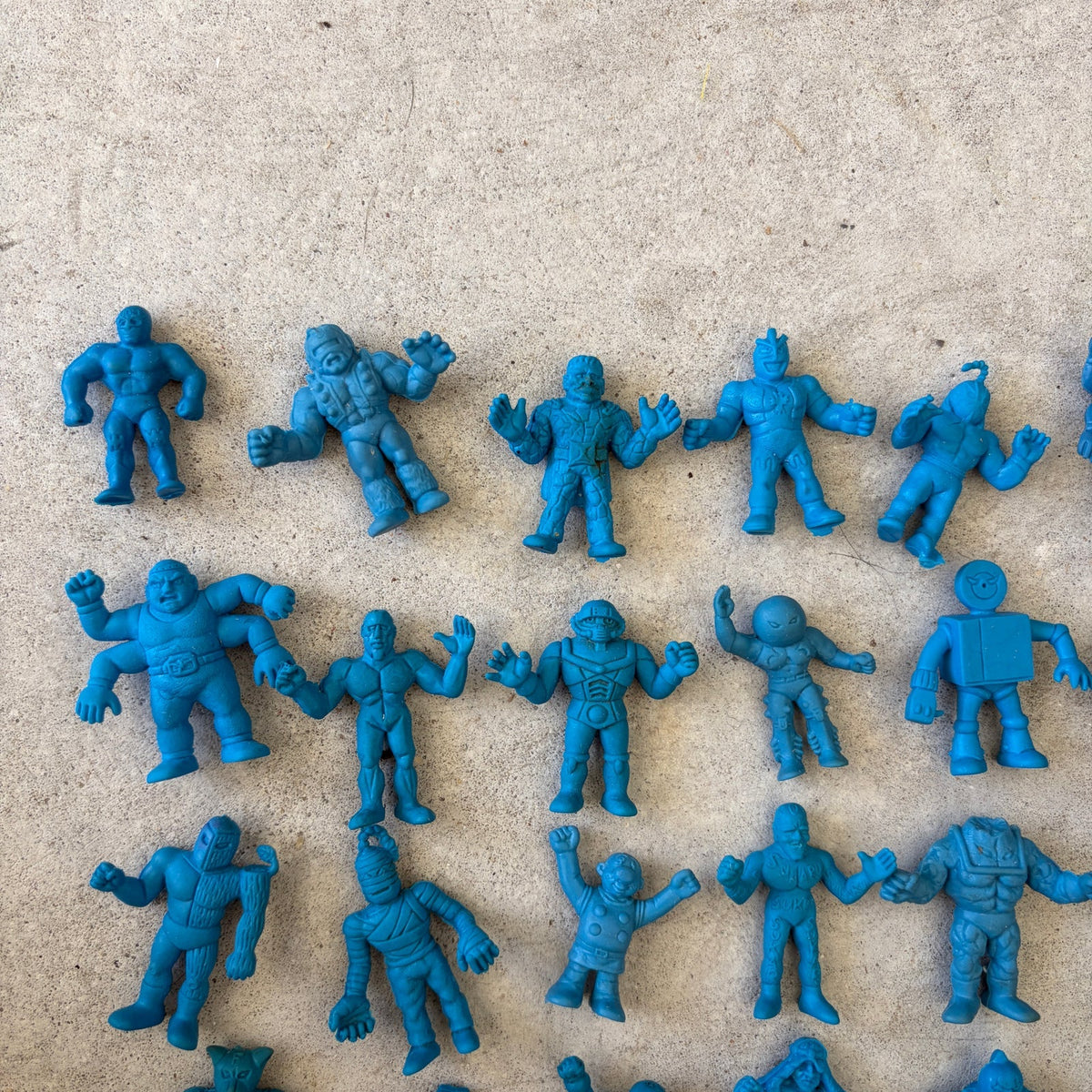LOT 66 M.U.S.C.L.E Musclemen Kinnikuman Brocken Jr Blue Mini Kinkeshi 1980s