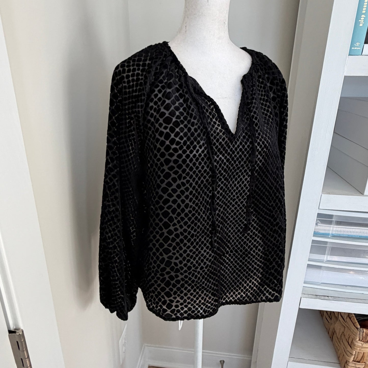 Evereve Black Sheer Animal Print Long Sleeve V-Neck Top Blouse Womens Size XS