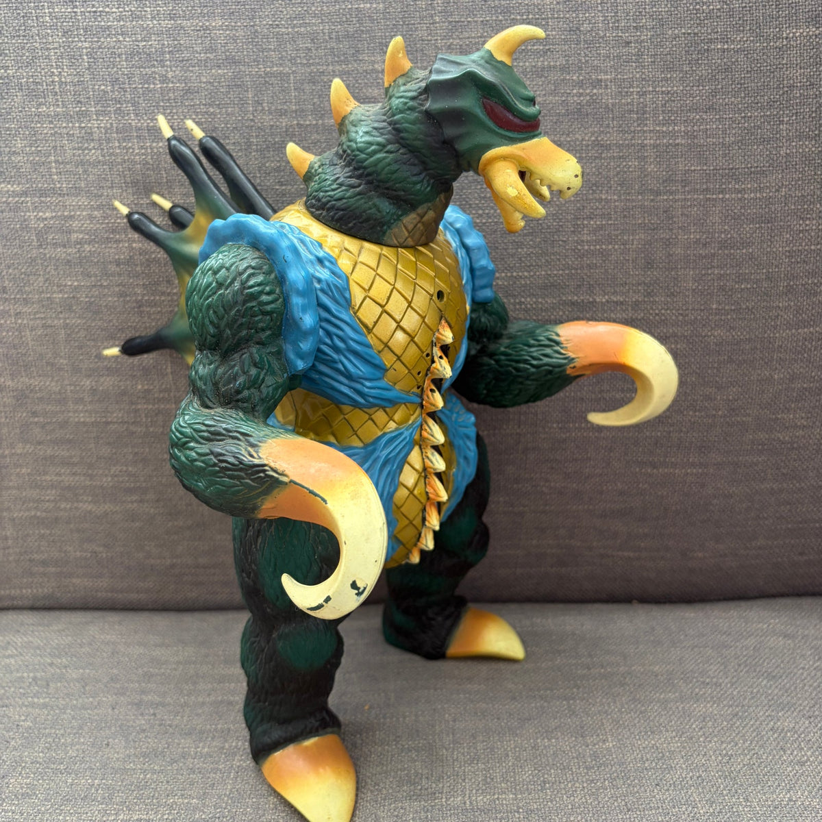1995 Trendmasters Godzilla Wars Gigan 10" Light & Sound Works Figure