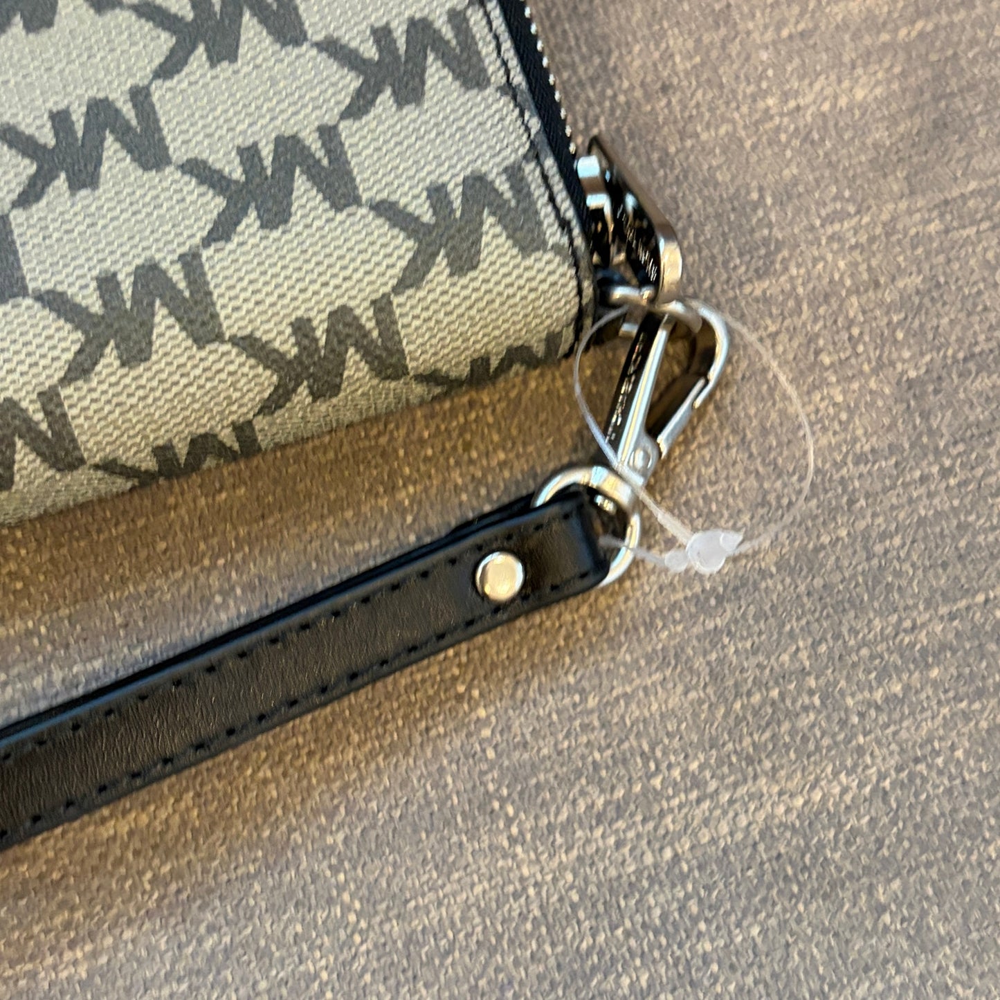 Michael Kors Jet Set Travel Large Flat Zip MF Phone Case Wristlet Wallet NEW