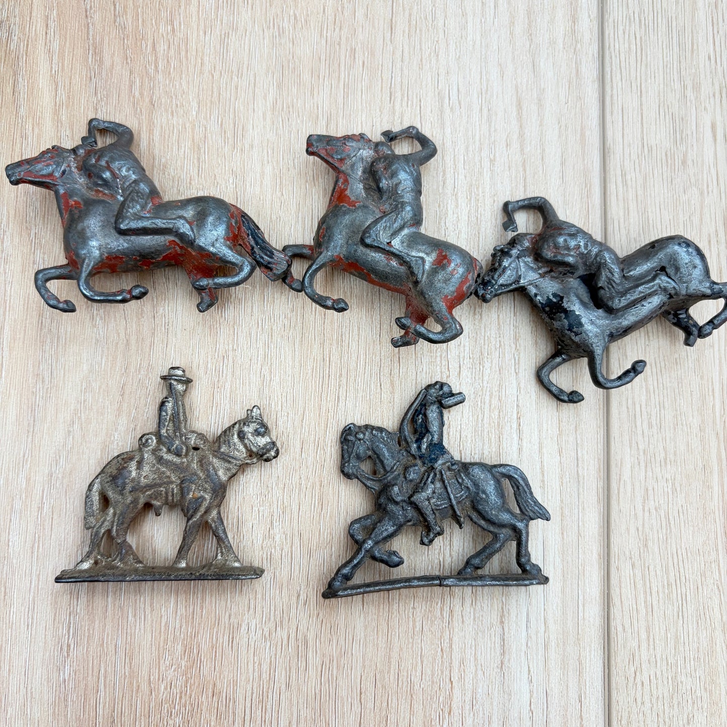 Lot of 30 Vintage Cast Iron Toy Soldiers, Army Men, Calvary Horse Drawn Cannons